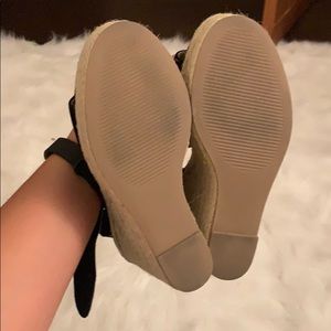 Steve Madden Shoes - NEVER WORN! STEVE MADDEN SANTORINI WEDGE Steve Madden Shoes - NEVER WORN! STEVE MADDEN SANTORINI WEDGE